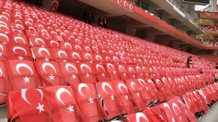 Antalyaspor tribün gelirlerini bağışladı