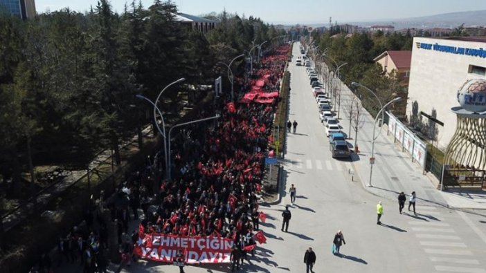 Çorum'da, 3 bin kişi şehitler için yürüdü
