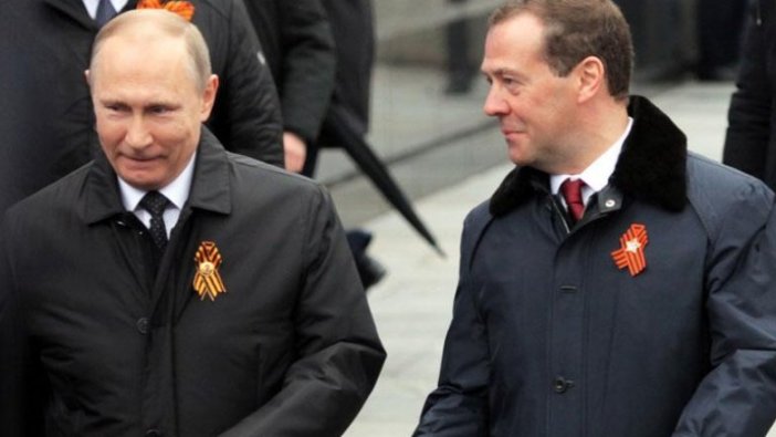 Putin'in başbakan adayı yine Medvedev