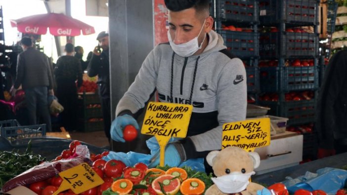 Gaziantep'te pazarcılardan korona virüs önlemi