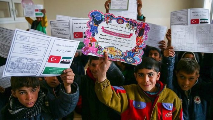 Fırat Kalkanı bölgesinde karne heyecanı