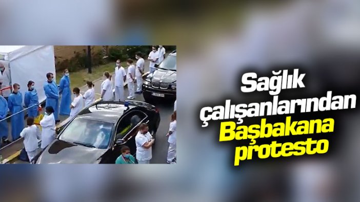 Sağlık çalışanlarından başbakana protesto: Sırtlarını döndüler...