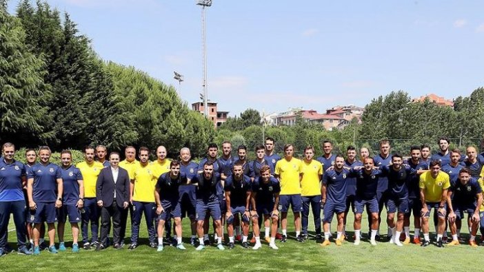 Fenerbahçe Cocu yönetiminde ilk antrenmanını yaptı