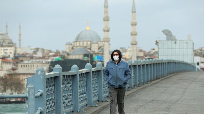 Bilim Kurulu üyesi Prof. Özlü'den çarpıcı açıklama: Virüs devam edecek