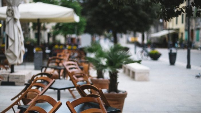 Kafe ve restoranlara gidenler dikkat: Korona virüs işte böyle bulaşıyor