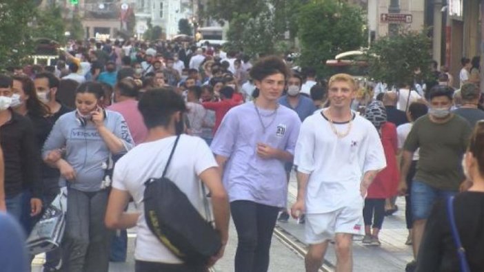 Virüs unutuldu! İstiklal Caddesi'nde yoğunluk