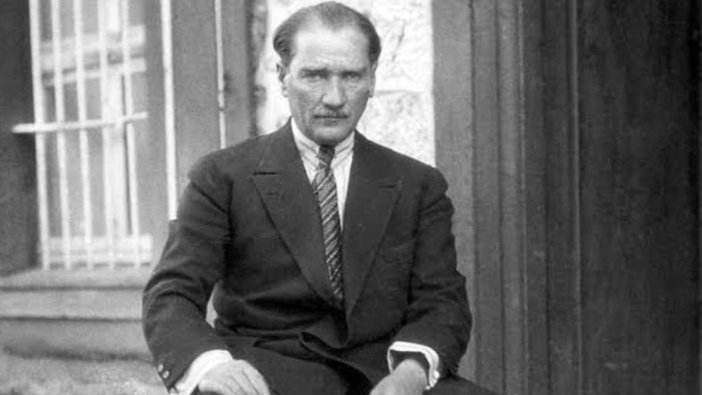 Bunu da yaptılar! Atatürk'ü ağlatan komutanın adını sildiler