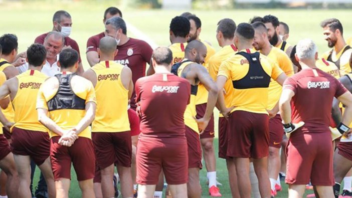 Galatasaray'da flaş ayrılık! Gözyaşlarıyla veda etti