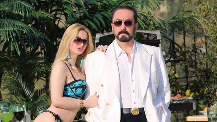 Adnan Oktar'ın maske fobisi