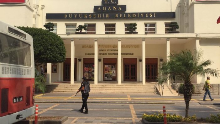 Adana Büyükşehir Belediye Başkanı'nın makam odası haczedildi