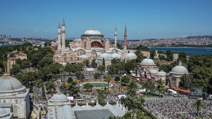 Cumhurbaşkanı Erdoğan açıkladı: Ayasofya'da kaç kişi toplandı?