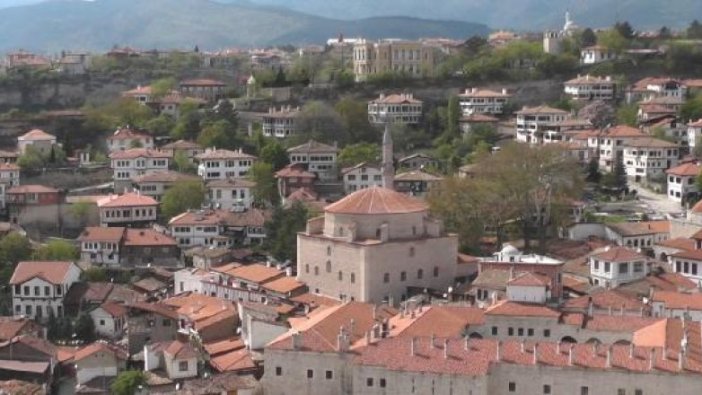 Ziyaretçi akınına uğruyordu... Bayramda otel ve konaklarda fiyat indirimi