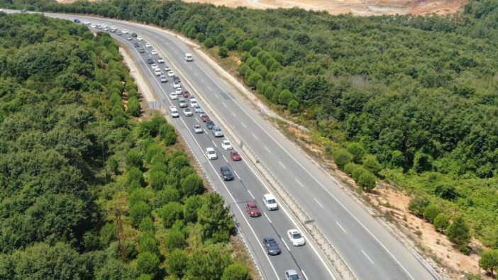 İstanbul'da kalanlar oraya akın etti! Kilometrelerce kuyruk oluştu