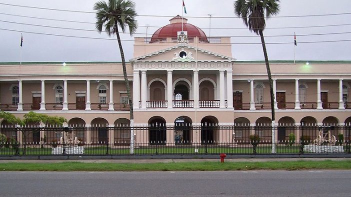 Gambiya'da 3 bakana korona şoku