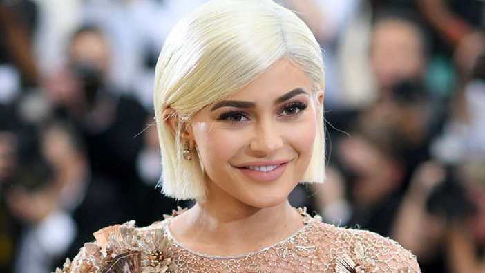 Kylie Jenner'ın duş pozları olay oldu