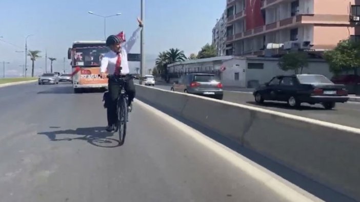 Bu kez otobüsten seslenmedi... Tunç Soyer 'çocuklar gibi şendi'