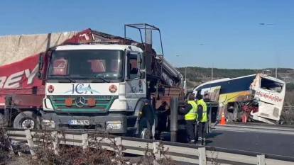 Kuzey Marmara Otoyolu'nda korkunç kaza: TIR, yolcu otobüsüne çarptı