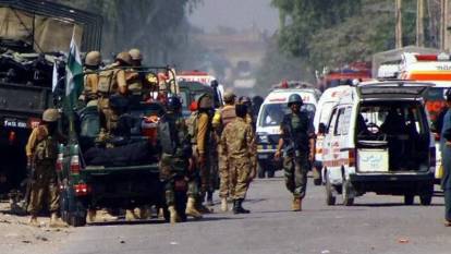 Pakistan’da yolcu otobüsüne bombalı saldırı: 5 güvenlik görevlisi öldü