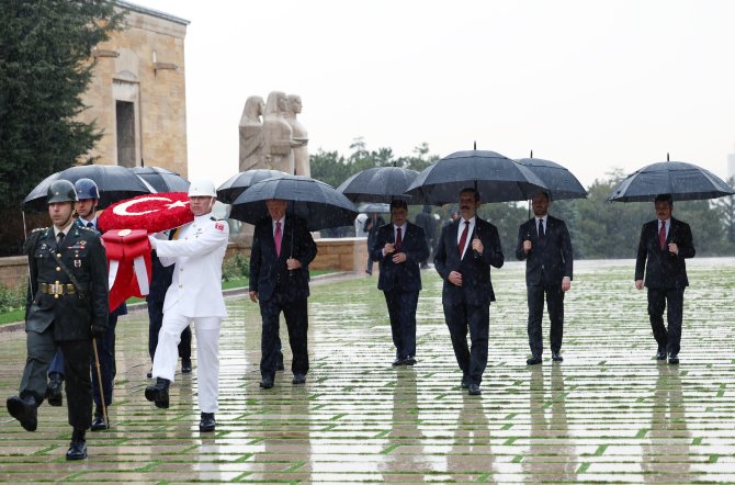 aa-20230603-31323469-31323464-turkish-president-erdogan-visits-anitkabir-after-taking-oath-of-office-as-turkiyes-president.jpg