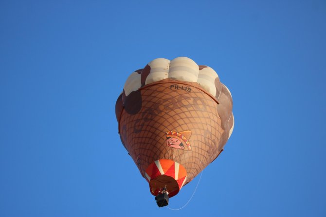 ozel-figurlu-balonlar-kapadokyada-gokyuzunu-susledi-5618-dhaphoto5.jpg