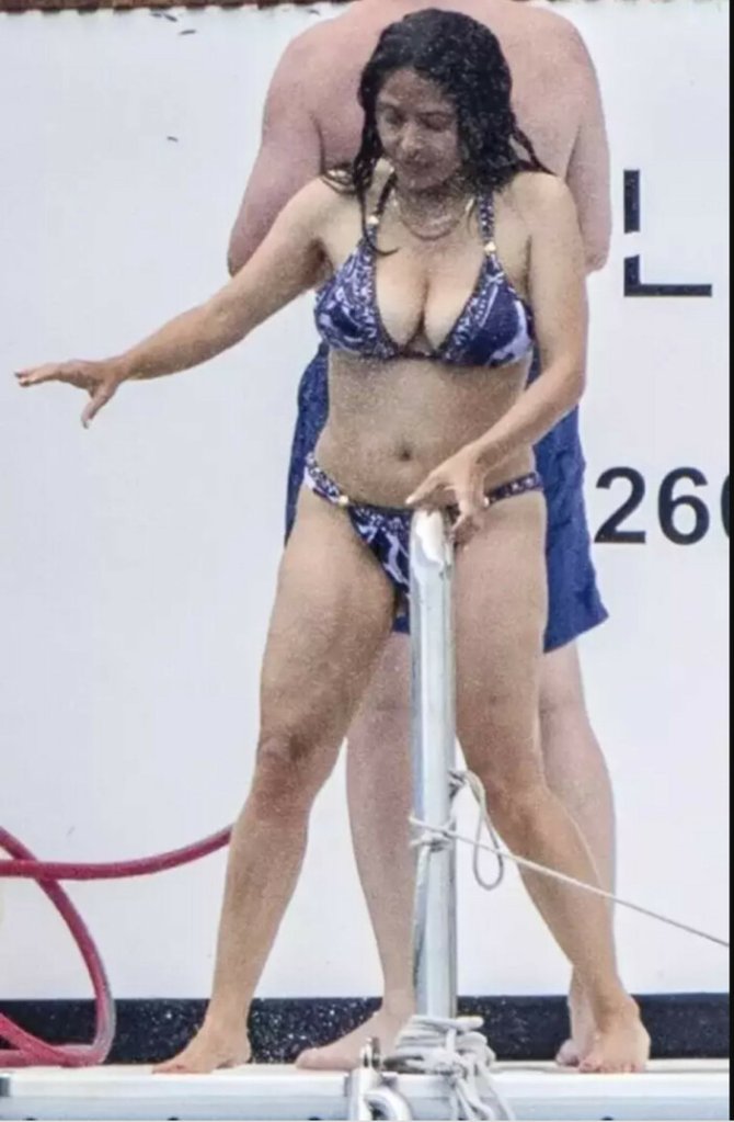 bikinili-fotograflari-olay-olan-salma-hayek-gercek-haliyle-sasirtti-daca5223.jpg