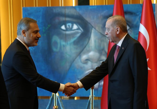 cumhurbaskani-erdogan-tebrikleri-kabul-etti-3746-dhaphoto5.jpg