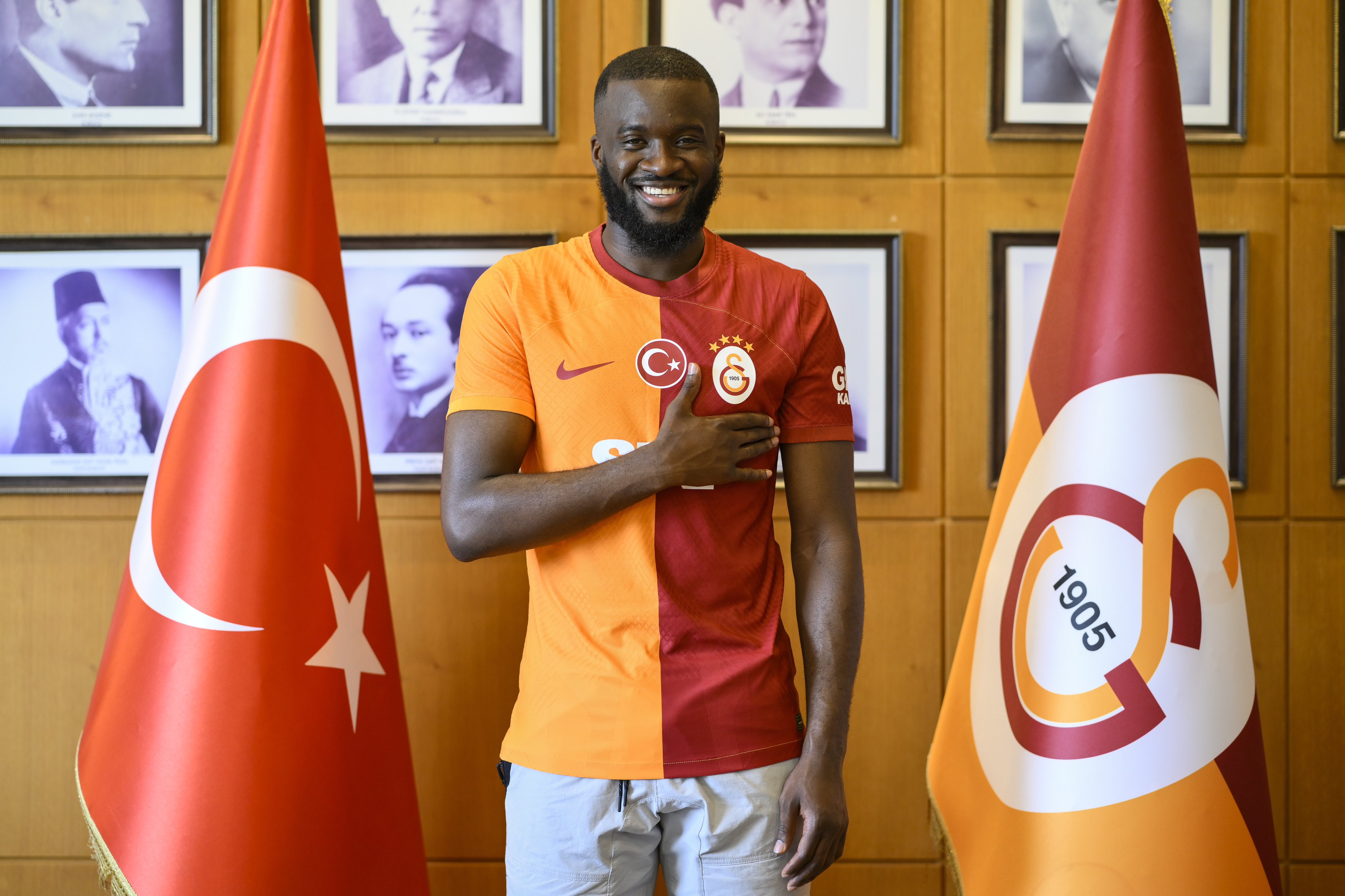 ndombele-burada-oynayacagim-icin-cok-mutluyum-9666-dhaphoto2.jpg