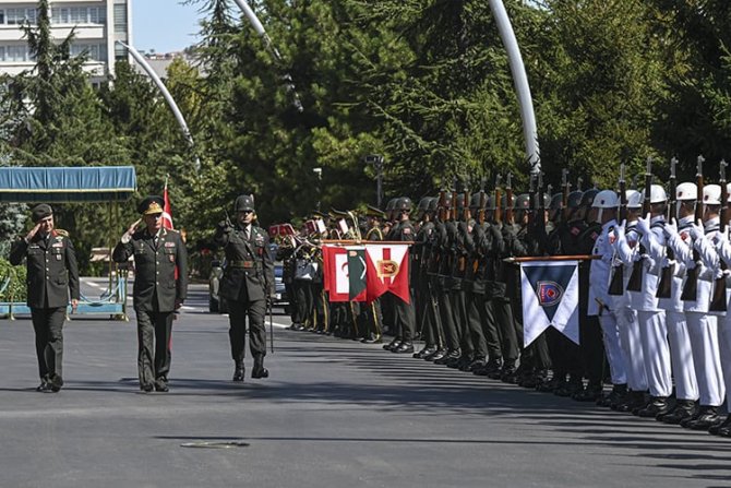genelkurmay-baskani-orgeneral-gurak-azerbaycanli-mevkidasi-ile-bir-araya-geldi-yenicag1.jpg