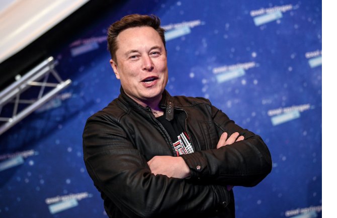 elon-musk-in-is-ilanina-talip-olan-demet-akalin-i-16360133-7304-m.png