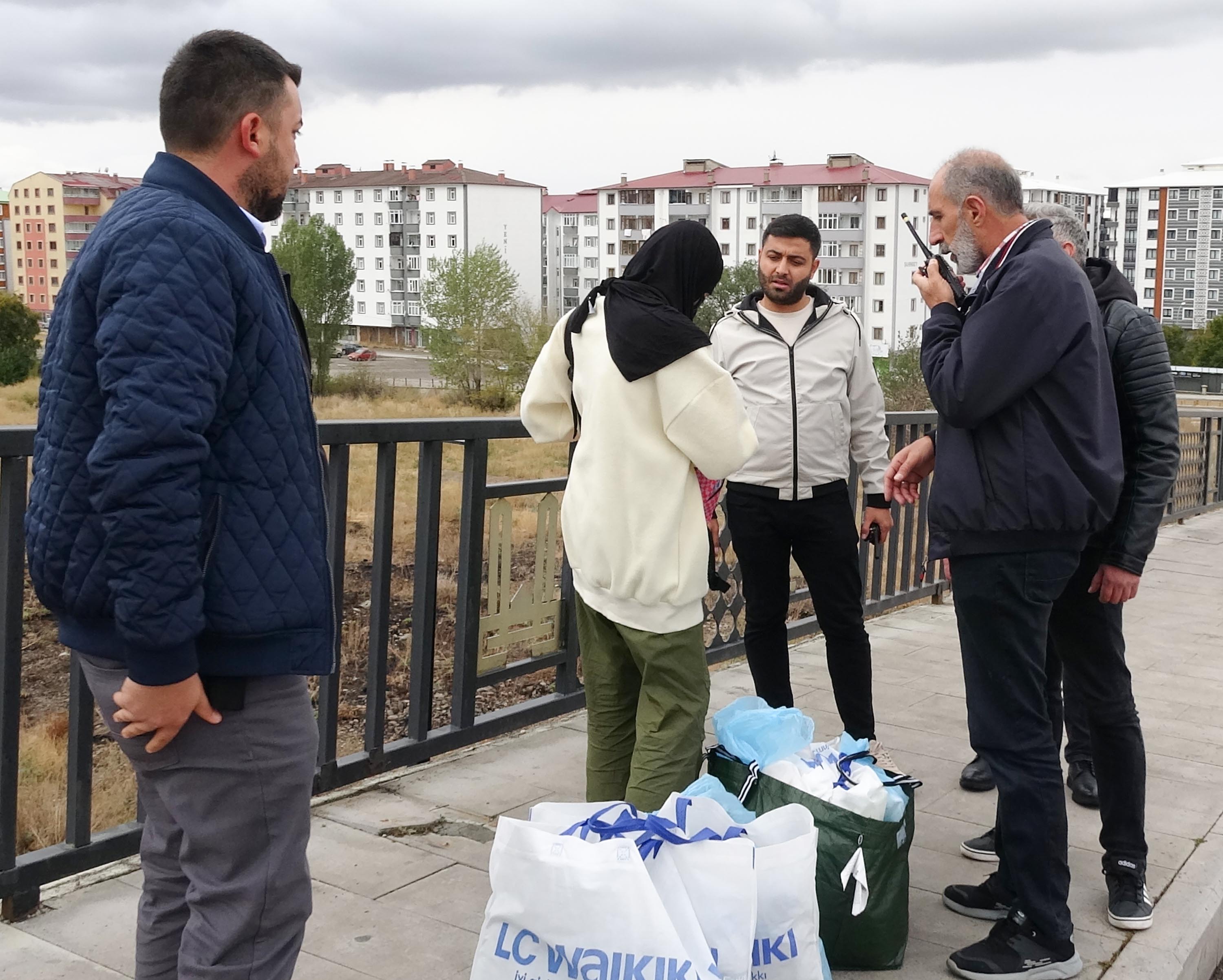 mahrem-dedi-polise-acik-sacli-kimligini-gostermedi-6857-dhaphoto9.jpg