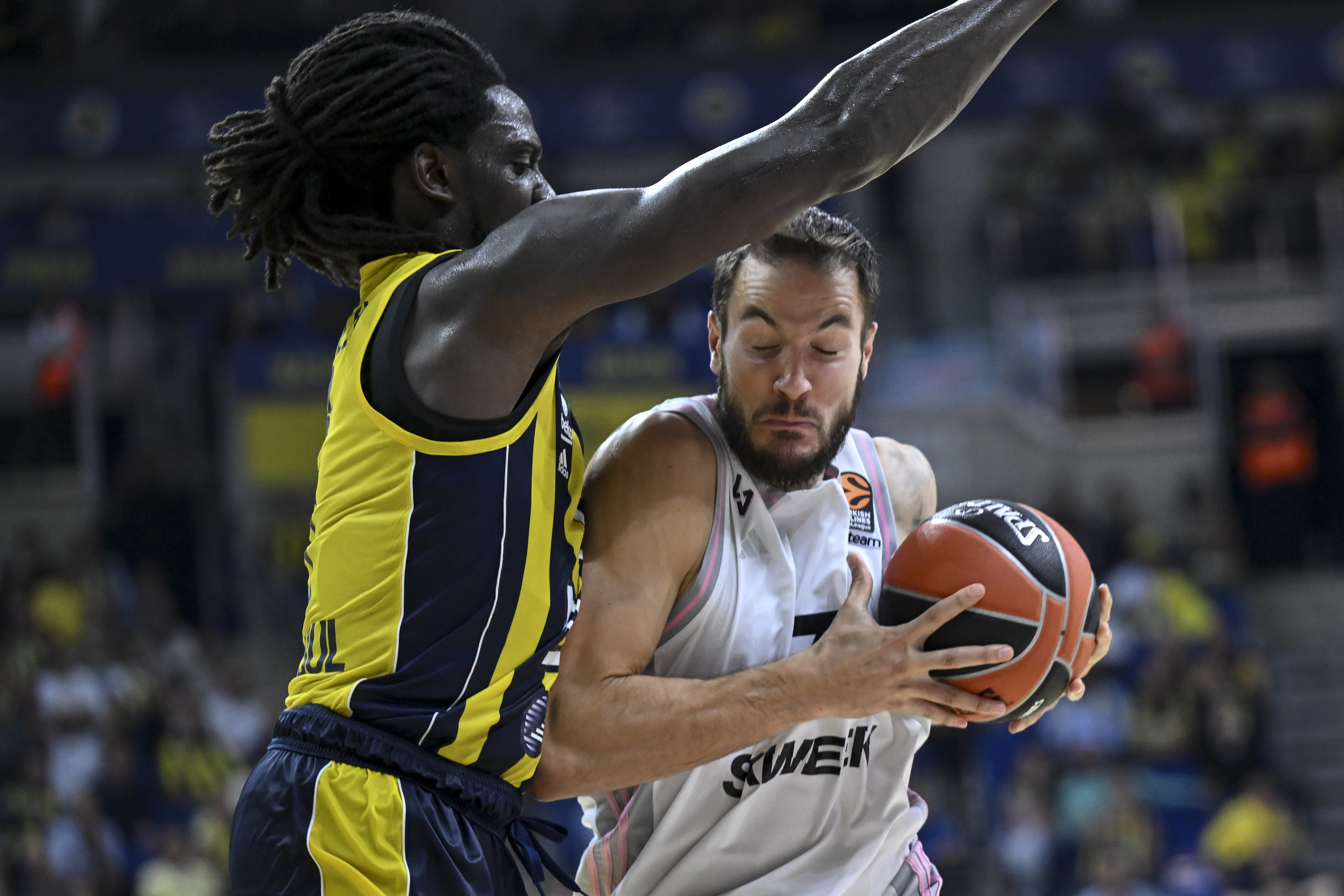 aa-20231019-32459274-32459268-fenerbahce-beko-ldlc-asvel.jpg