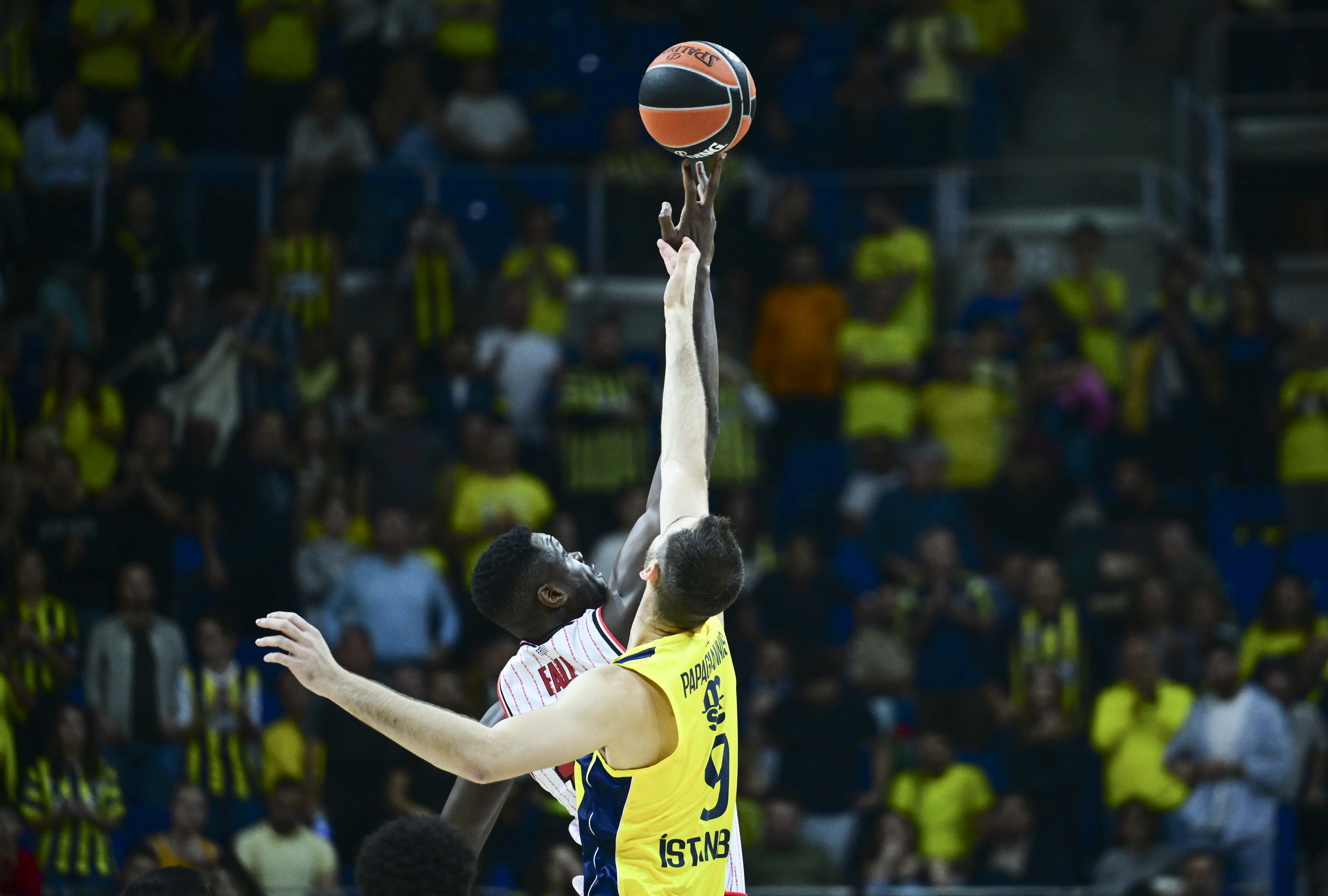 aa-20231102-32619879-32619867-fenerbahce-beko-olympiakos.jpg