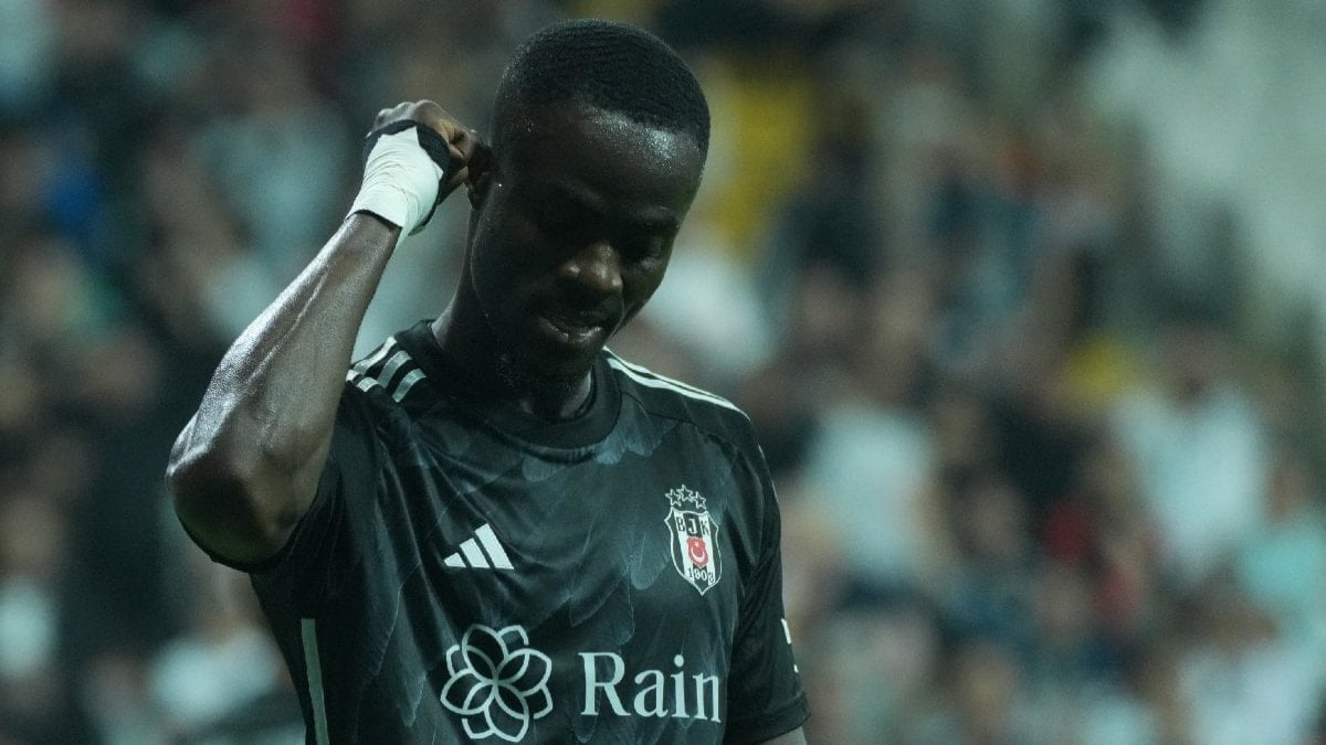 besiktasin-yildizi-eric-bailly-antalyaspor-macinda-sakatlandi-6hnidzrr.jpg