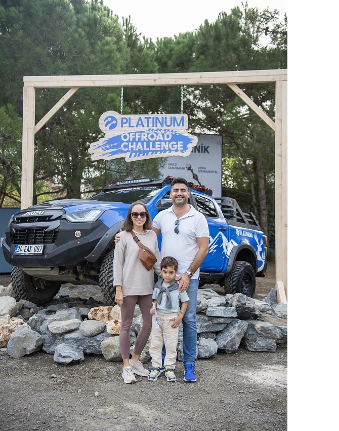 unlu-isimler-turkcell-platinum-offroad-challenge-heyecanina-ortak-oldu-1527-dhaphoto3.jpg