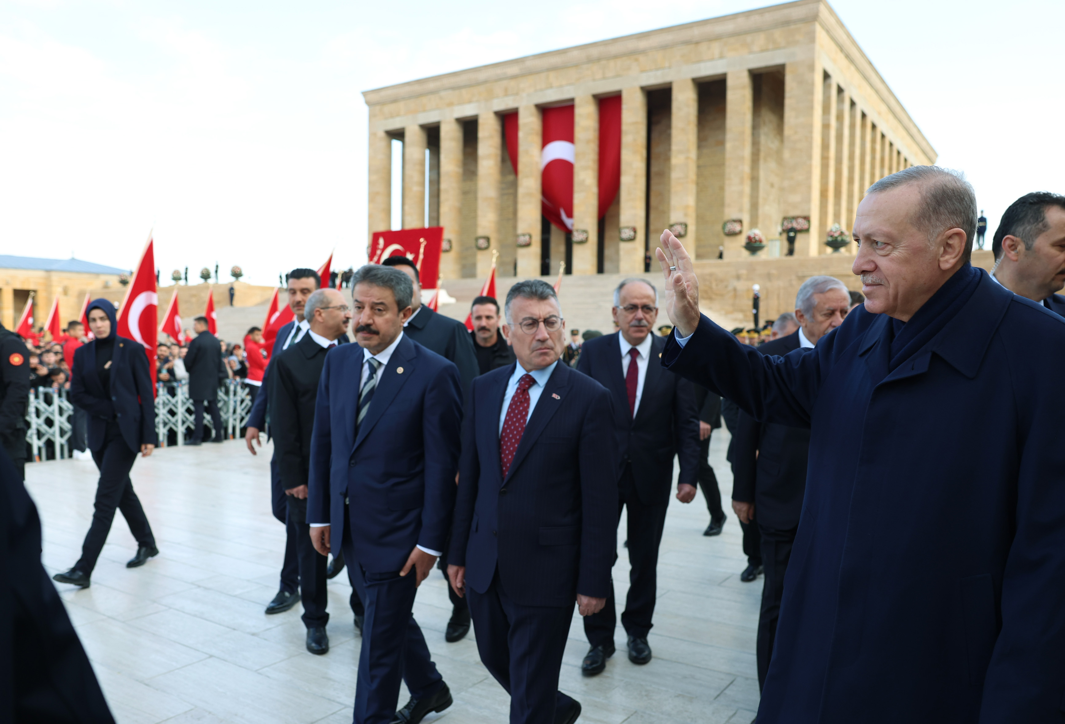 aa-20231110-32780791-32780790-buyuk-onder-ataturk-icin-anitkabirde-devlet-toreni-duzenlendi.jpg