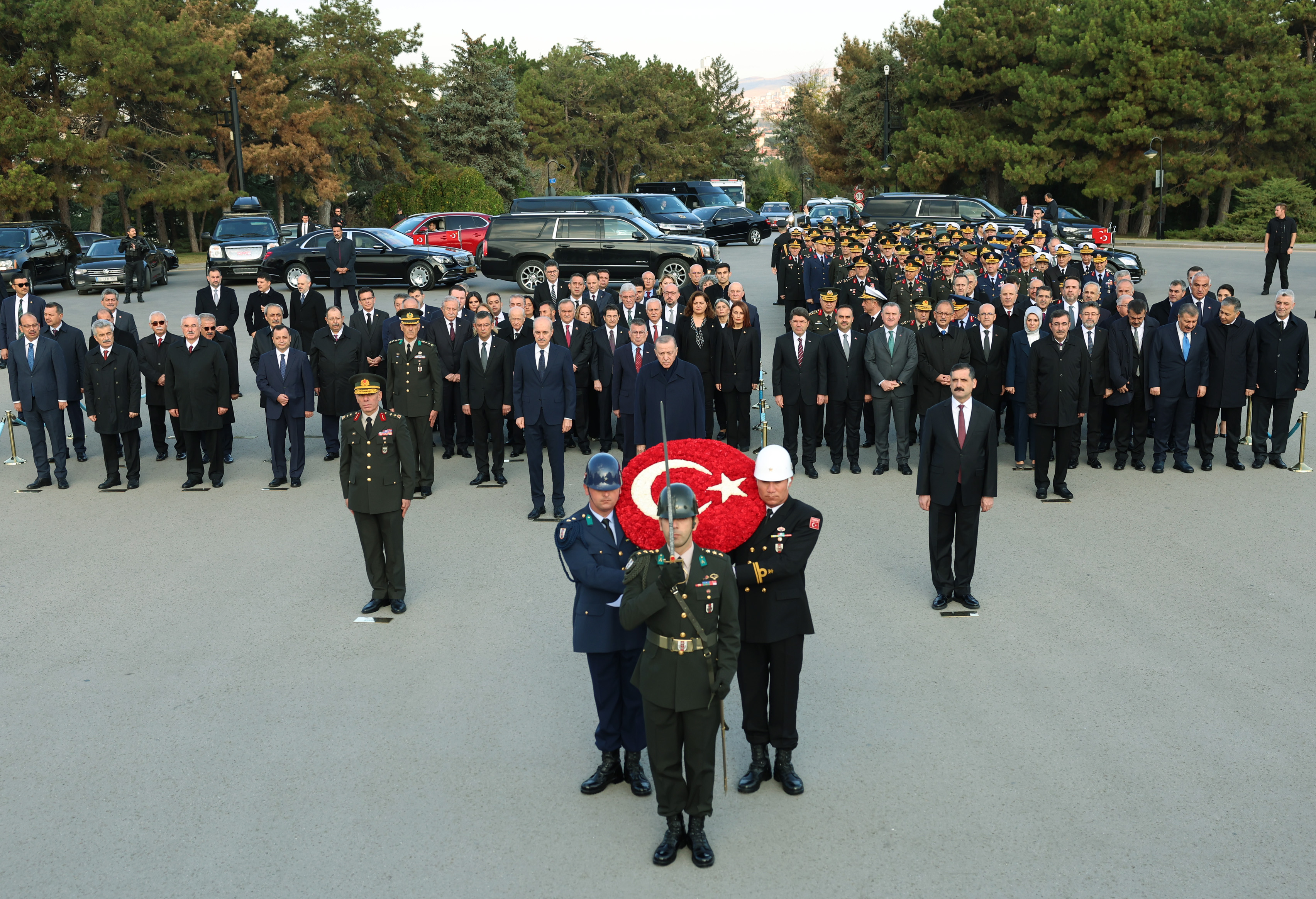 aa-20231110-32780919-32780910-turkiye-marks-85th-anniversary-of-ataturks-demise.jpg