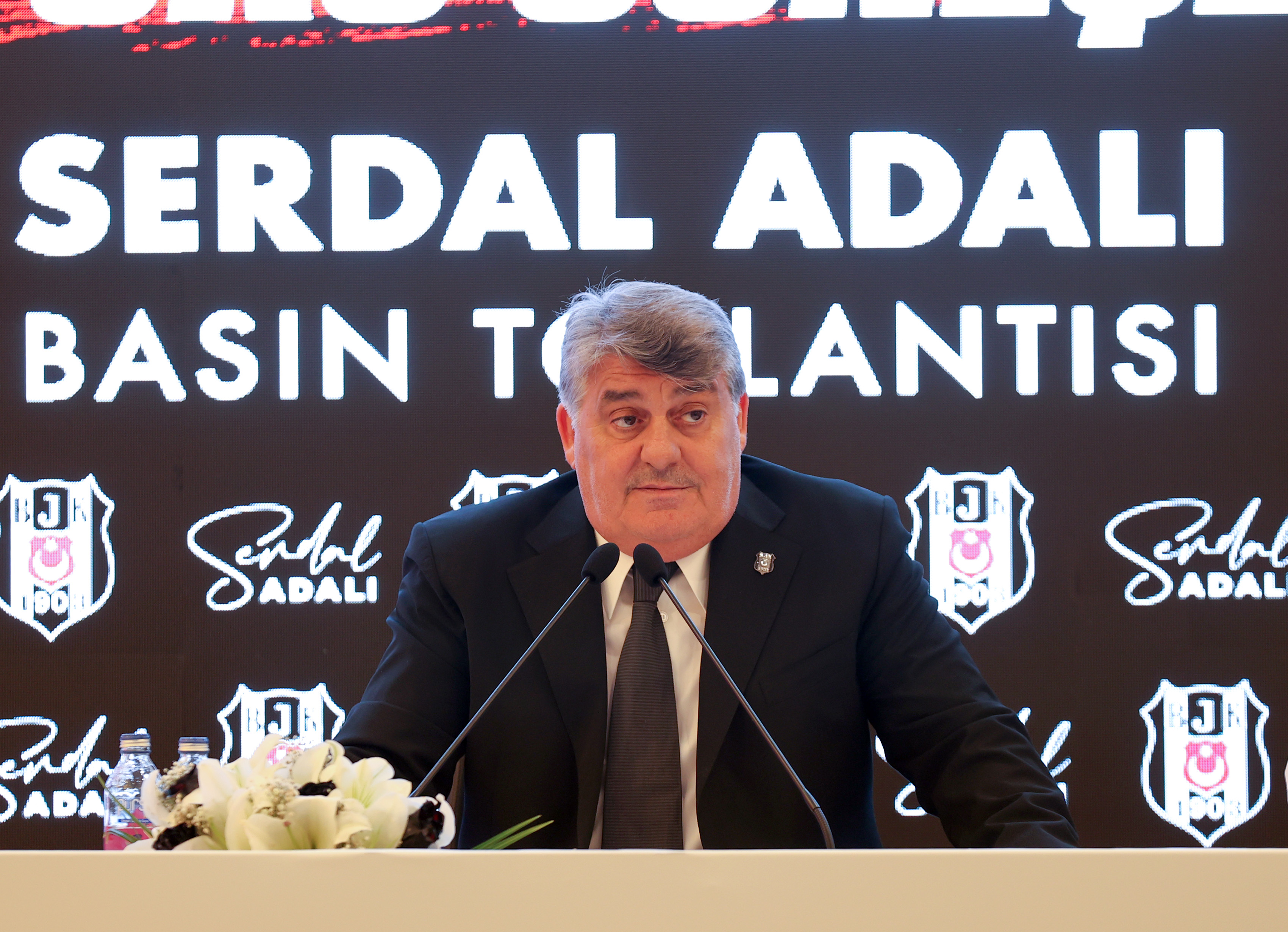 aa-20231112-32828264-32828261-serdal-adali-besiktas-kulubu-baskanligina-aday-oldugunu-acikladi.jpg