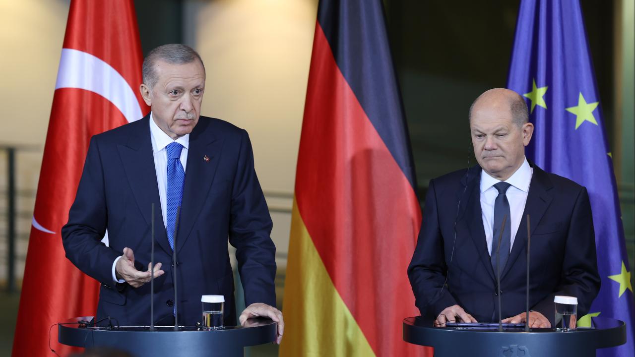 erdogan-scholz-aa-2142409.jpg