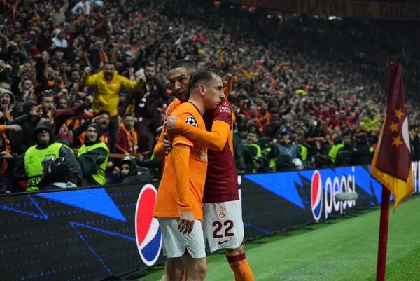 0x0-uefa-galatasarayli-2-oyuncuyu-haftanin-enleri-icin-aday-gosterdi-1701341925334.webp