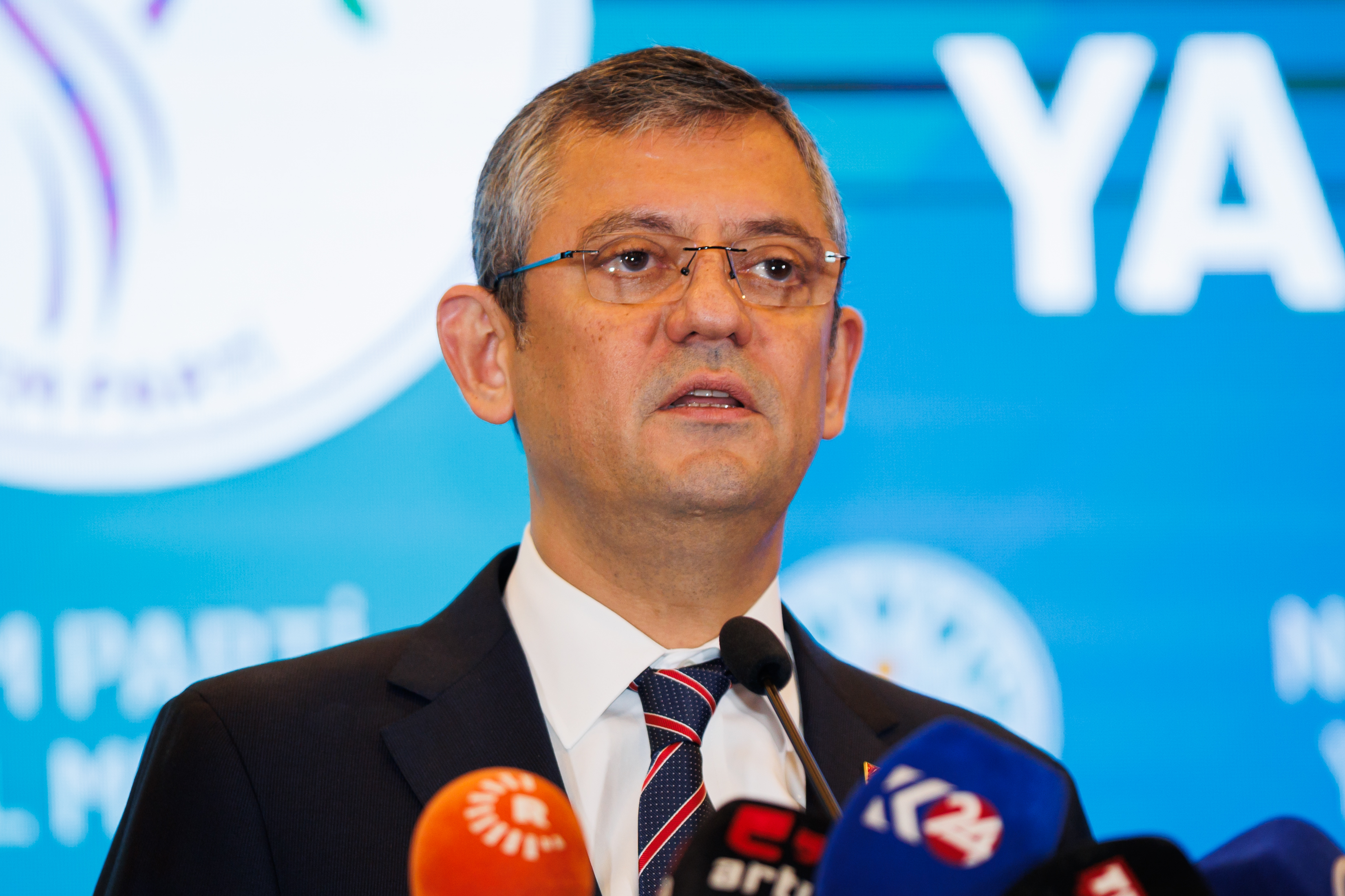 aa-20231213-33175911-33175910-chp-genel-baskani-ozgur-ozel-dem-partiyi-ziyaretinde-konustu.jpg