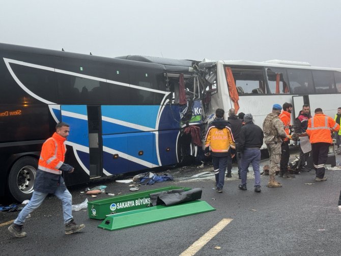 aa-20231228-33292330-33292326-kuzey-marmara-otoyolunda-zincirleme-kazada-10-kisi-oldu-54-kisi-yaralandi.jpg