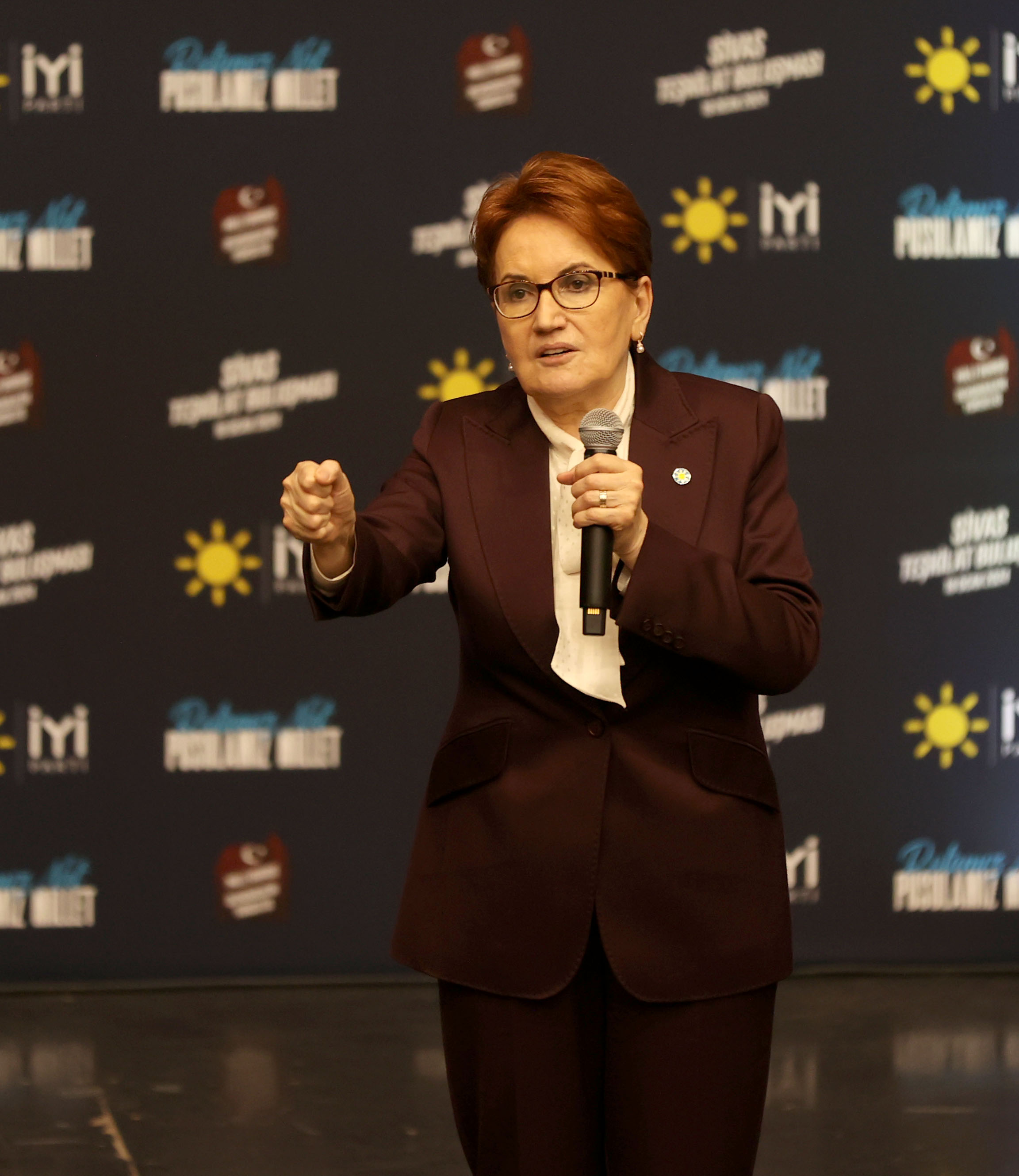 aa-20240118-33471730-33471726-iyi-parti-genel-baskani-meral-aksener-sivasta.jpg