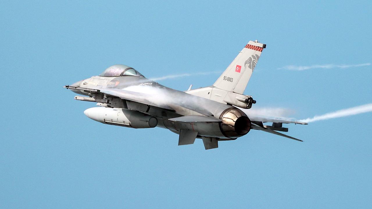 f-16-2043088.jpg