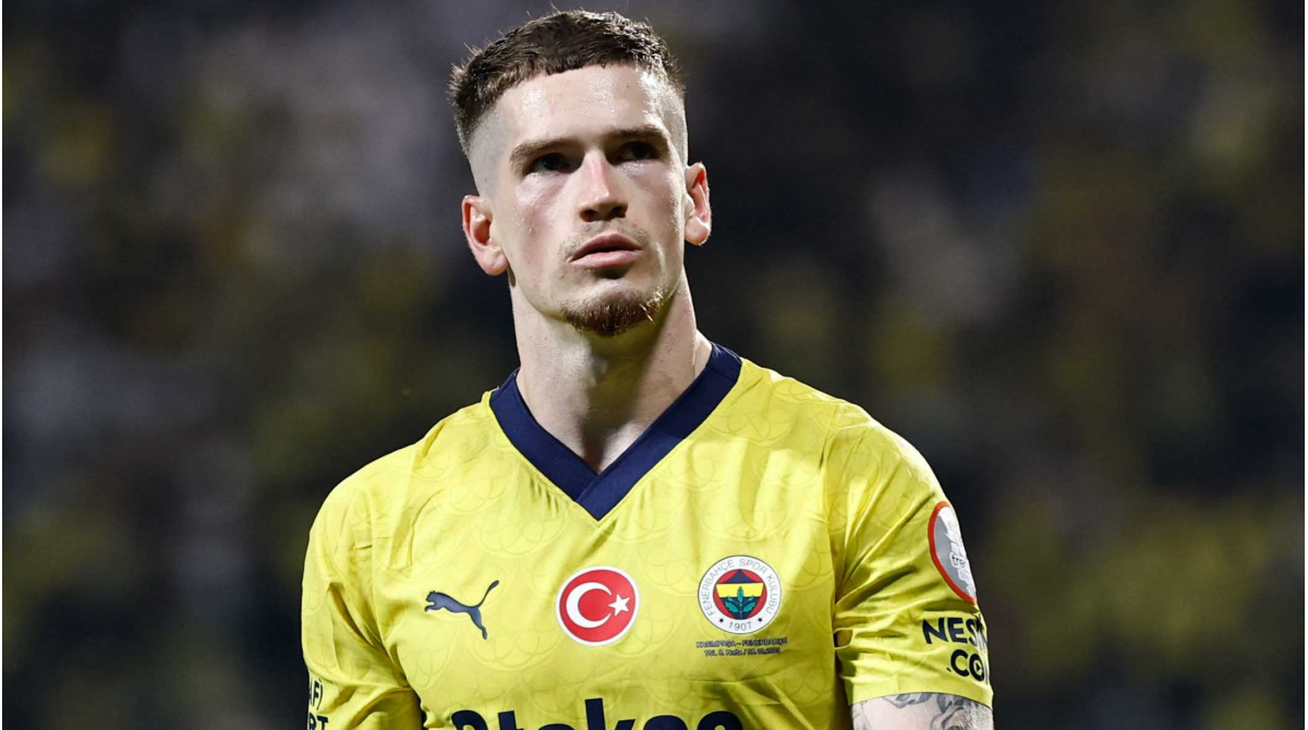 ryan-kent-fenerbahce-1696836530-118725.jpg