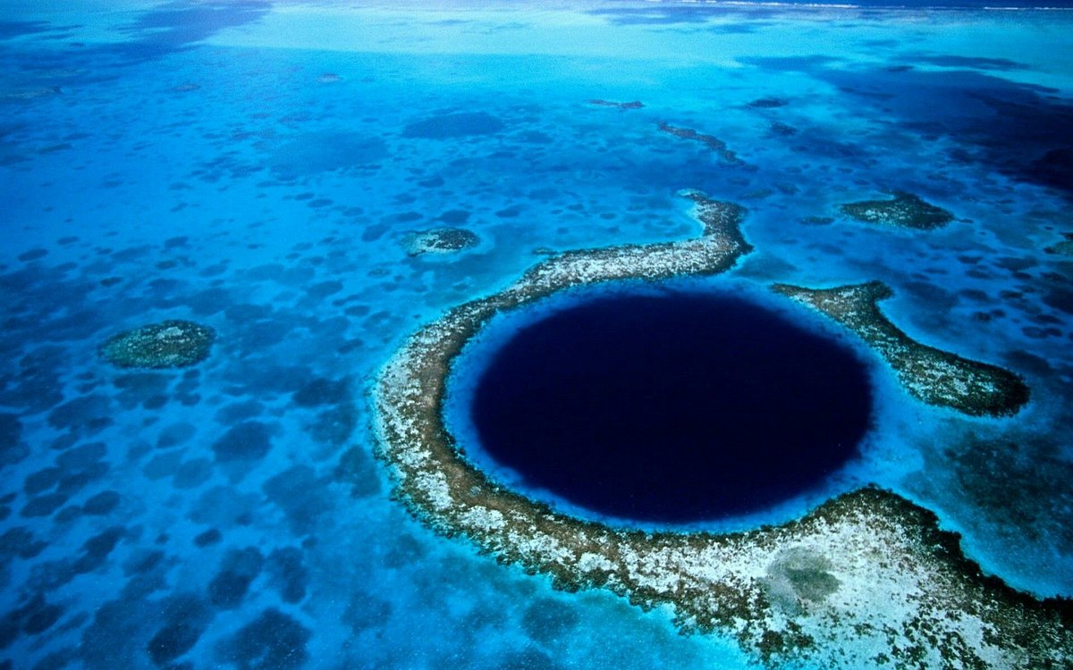 great-blue-hole-belize.jpg