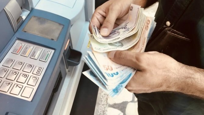 atm-den-para-cekenler-dikkat-bunu-bilmeden-giden-eli-bos-donuyor-1200-728585.webp