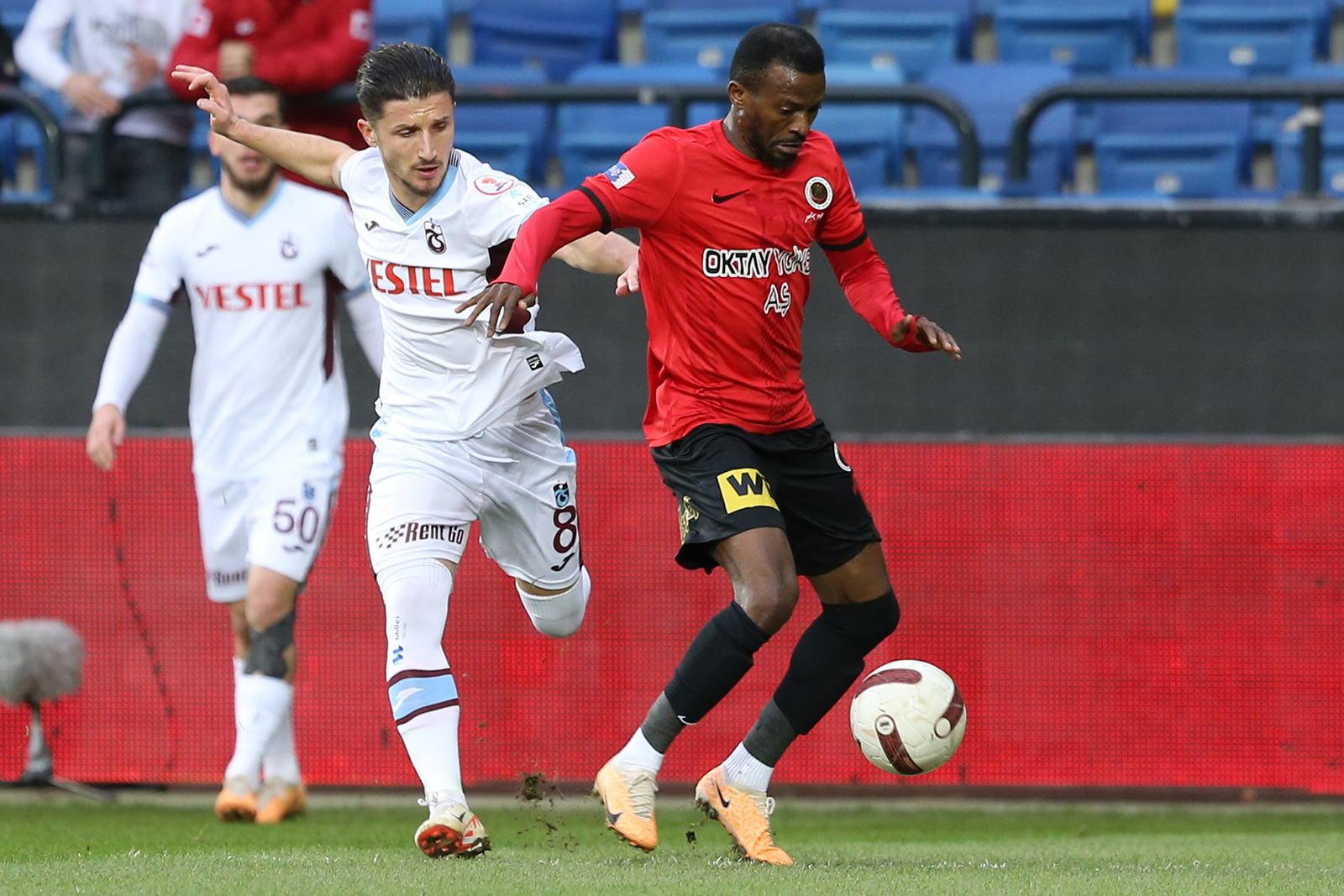 genclerbirligi-trabzonspor-fotograflar-6369-dhaphoto7.jpg