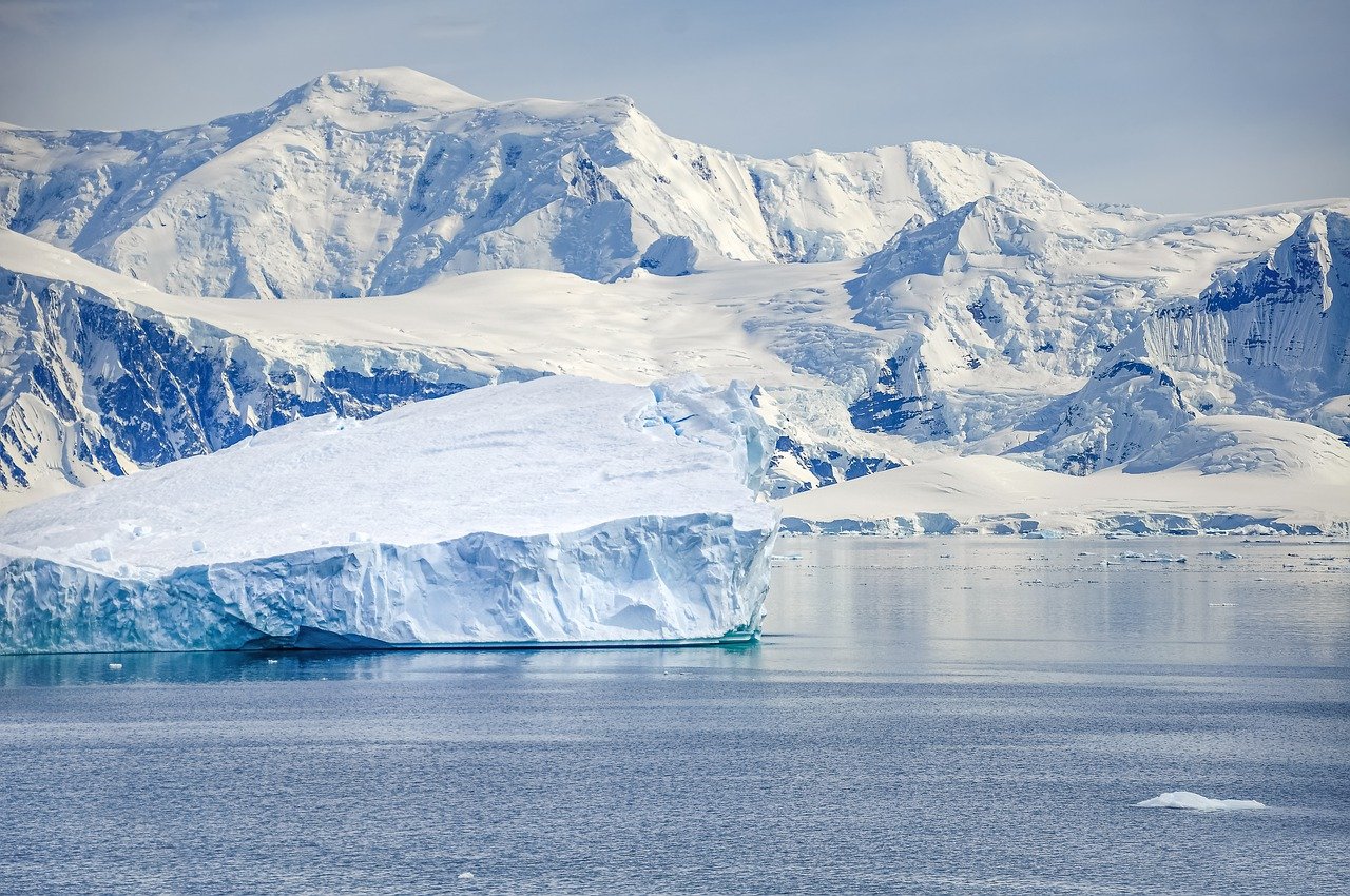 iceberg-7994536-1280.jpg