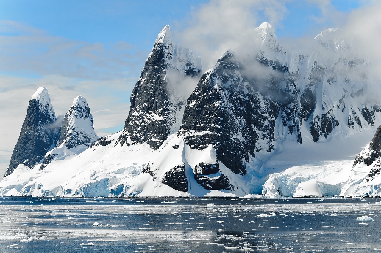 mountains-482689-1280.jpg
