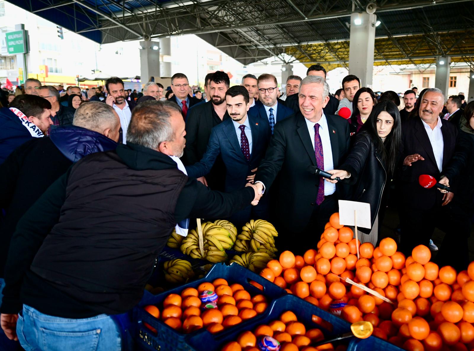 mansur-yavastan-keklikpinari-pazar-yeri-ziyareti-4.jpg